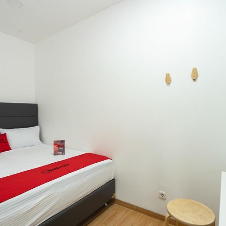 Reddoorz Plus @ Danau Sunter Utara Cakarta Dış mekan fotoğraf