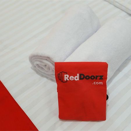 Reddoorz Plus @ Danau Sunter Utara Cakarta Dış mekan fotoğraf