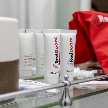 Reddoorz Plus @ Danau Sunter Utara Cakarta Dış mekan fotoğraf