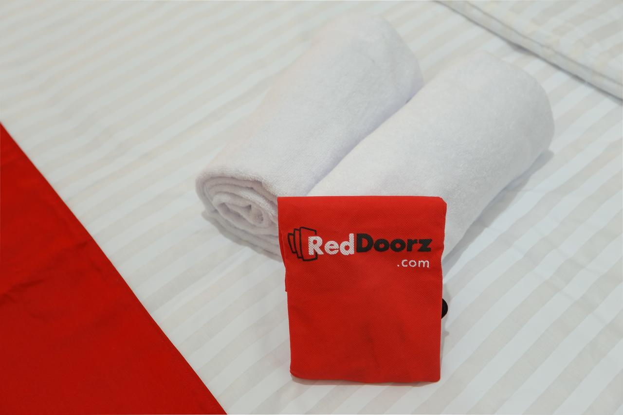 Reddoorz Plus @ Danau Sunter Utara Cakarta Dış mekan fotoğraf