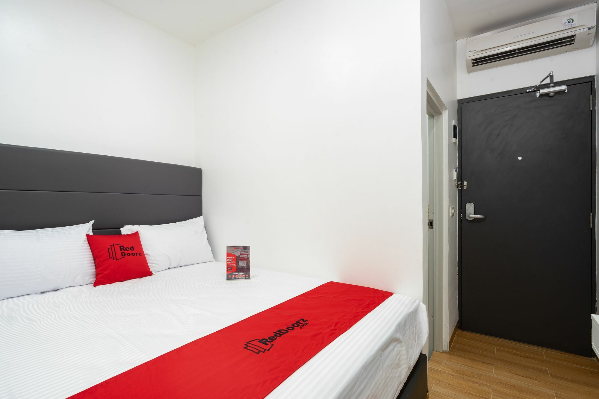 Reddoorz Plus @ Danau Sunter Utara Cakarta Dış mekan fotoğraf
