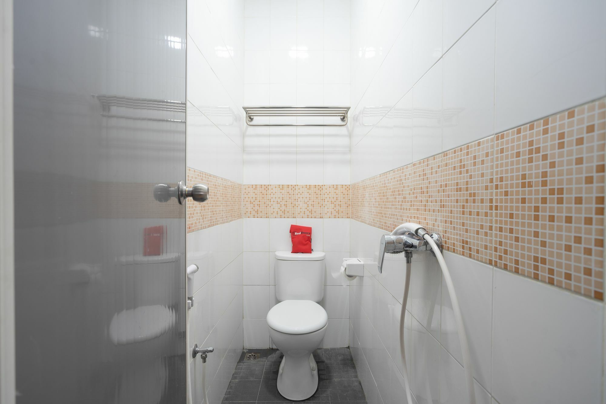 Reddoorz Plus @ Danau Sunter Utara Cakarta Dış mekan fotoğraf