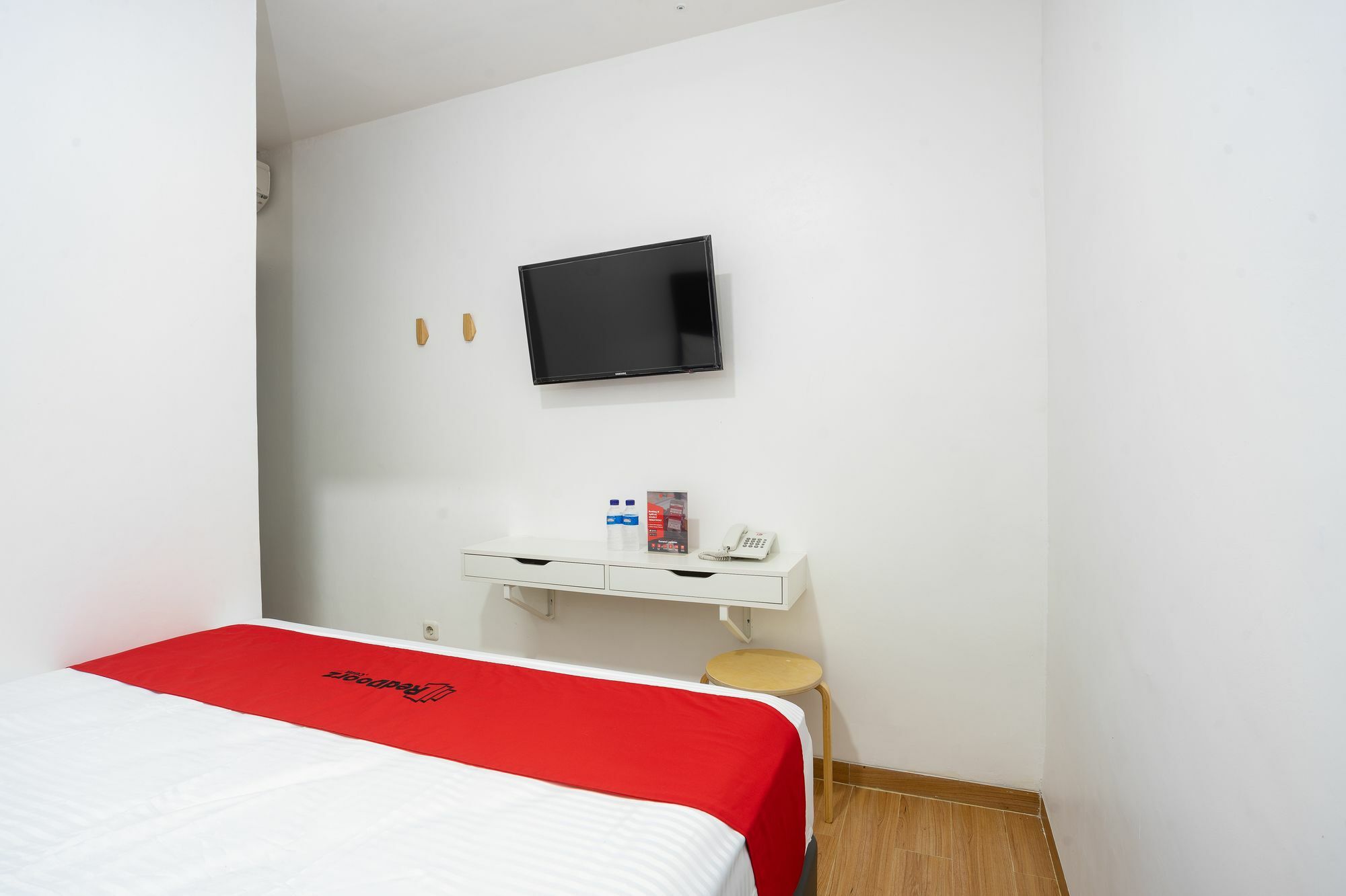 Reddoorz Plus @ Danau Sunter Utara Cakarta Dış mekan fotoğraf